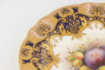 Lot 77 - A SET OF 3 FINE ROYAL WORCESTER FRUIT CABINET PLATES BY A SHUCK AND F.PHILLIPS