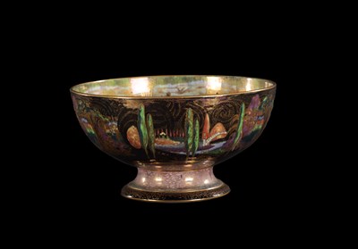 Lot 101 - A FINE WEDGWOOD FAIRYLAND LUSTRE PEDESTAL PUNCHBOWL CIRCA 1920'S DESIGNED BY DAISY MAKEIG-JONES