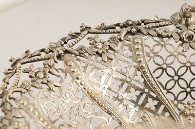Lot 400 - A GEORGE III PIERCED SILVER FRUIT BASKET