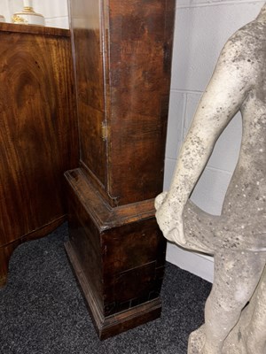 Lot 1611 - ISAC HANWELL, LONDON. AN EARLY 18TH CENTURY BURR WALNUT LONGCASE CLOCK