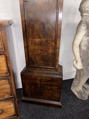 Lot 1611 - ISAC HANWELL, LONDON. AN EARLY 18TH CENTURY BURR WALNUT LONGCASE CLOCK