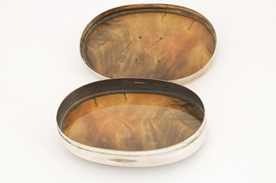 Lot 325 - A LARGE EDWARD VII SILVER AND HARD STONE OVAL SNUFF BOX