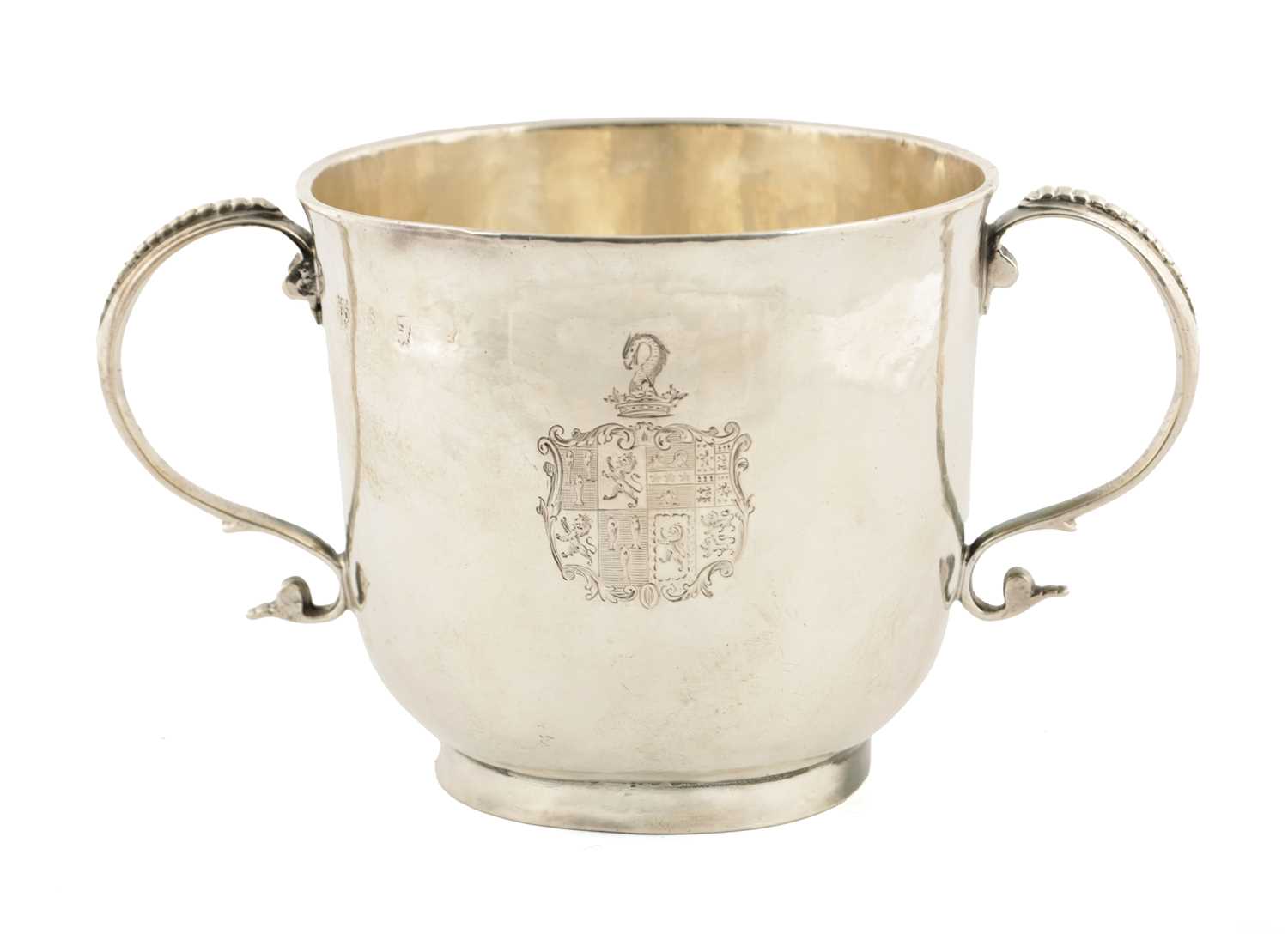 Lot 446 - A QUEEN ANNE SILVER PORRINGER