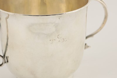 Lot 446 - A QUEEN ANNE SILVER PORRINGER