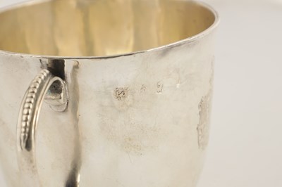Lot 446 - A QUEEN ANNE SILVER PORRINGER