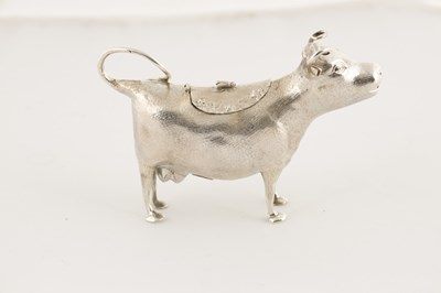 Lot 375 - AN EDWARD VII SILVER COW CREAMER