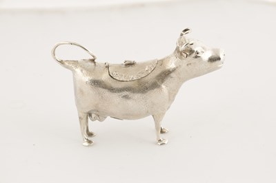 Lot 375 - AN EDWARD VII SILVER COW CREAMER