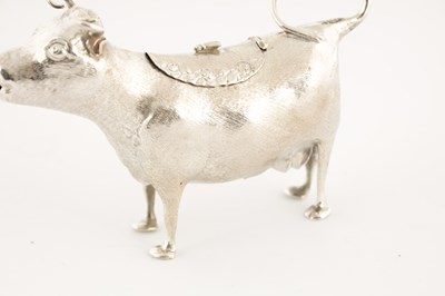 Lot 375 - AN EDWARD VII SILVER COW CREAMER