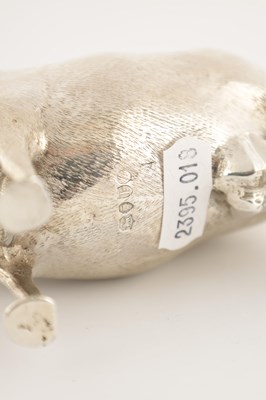 Lot 375 - AN EDWARD VII SILVER COW CREAMER