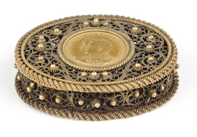 Lot 139 - A 19TH CENTURY SILVER GILT FILIGREE PATCH BOX