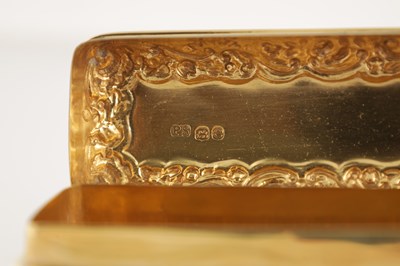 Lot 390 - A GEORGE IV SILVER GILT SNUFF BOX BY PAUL STORR