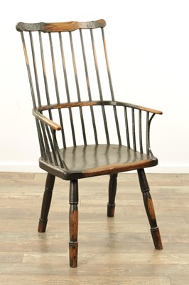 Lot 1302 - A GOOD 18TH CENTURY PAINTED COMB BACK WINDSOR ARMCHAIR