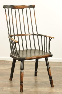Lot 1302 - A GOOD 18TH CENTURY PAINTED COMB BACK WINDSOR ARMCHAIR