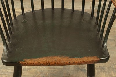 Lot 1302 - A GOOD 18TH CENTURY PAINTED COMB BACK WINDSOR ARMCHAIR