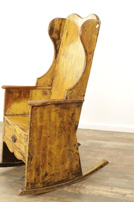 Lot 1289 - AN UNUSUAL EARLY 19TH CENTURY PAINTED PINE LAMBING CHAIR