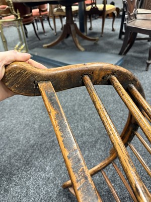 Lot 1216 - A GOOD EARLY 18TH CENTURY ELM PRIMITIVE WELSH STICK BACK CHAIR