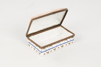 Lot 799 - AN 18TH CENTURY ENAMEL BOX WITH A VIEW OF HAREWOOD HOUSE