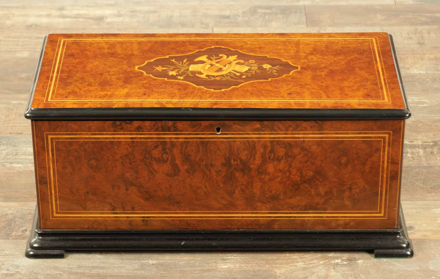 Lot 690 - A VERY UNUSUAL AND RARE 19TH CENTURY ORCHESTRAL AUTOMATION CYLINDER MUSIC BOX