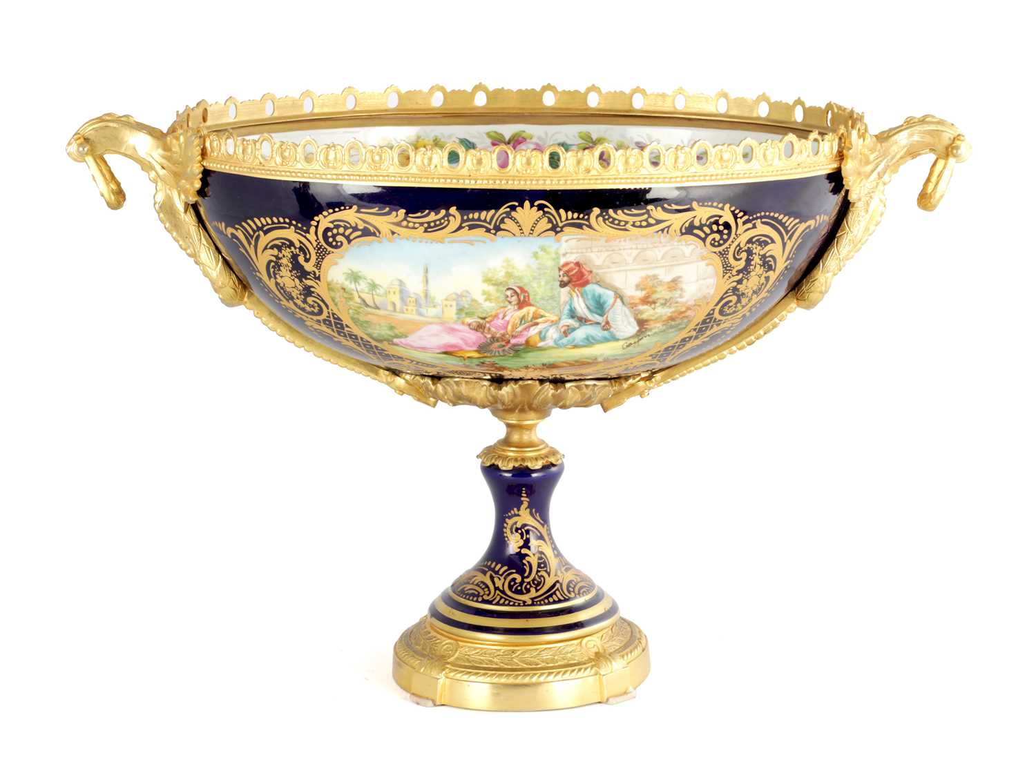 Lot 88 - A LARGE 20TH CENTURY SERVRES PORCELAIN AND ORMOLU MOUNTED CENTRE PIECE