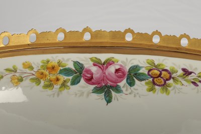 Lot 88 - A LARGE 20TH CENTURY SERVRES PORCELAIN AND ORMOLU MOUNTED CENTRE PIECE