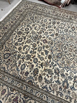 Lot 764 - A FINE HAND KNOTTED PERSIAN CARPET FROM KASHAN