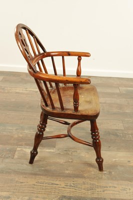 Lot 1366 - A 19TH CENTURY YEW WOOD CHILDS WINDSOR CHAIR