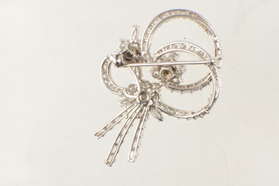 Lot A 1950’S PLATINUM DIAMOND FLOWER BROOCH