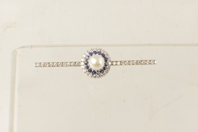 Lot 548 - A PLATINUM, DIAMOND, SAPPHIRE AND PEARL BAR BROOCH