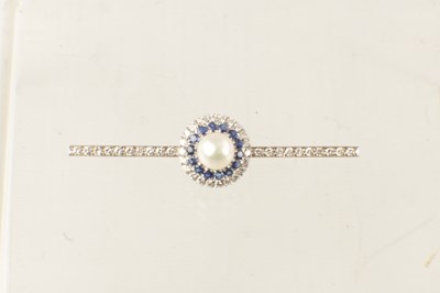 Lot 548 - A PLATINUM, DIAMOND, SAPPHIRE AND PEARL BAR BROOCH