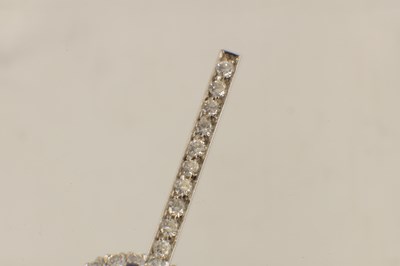 Lot 548 - A PLATINUM, DIAMOND, SAPPHIRE AND PEARL BAR BROOCH