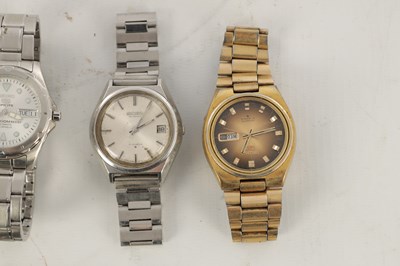 Lot 1459 - A LARGE COLLECTION OF 19 VINTAGE WRISTWATCHES