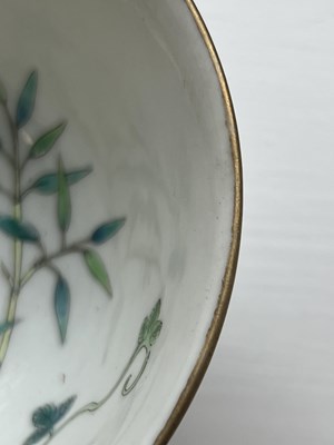 Lot 125 - A SET OF FOUR PIECES OF CHINESE REPUBLIC 'MELON' FAMILLE ROSE FORMING BOWLS AND COVERS