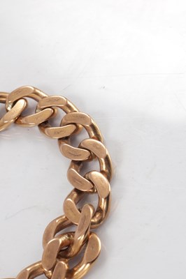Lot 119 - A HEAVY 9CT ROSE GOLD CURB CHAIN BRACELET