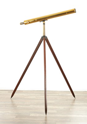 Lot 1007 - W. WATSON & SONS. LONDON. A CASED 19TH CENTURY 3” LACQUERED BRASS TELESCOPE