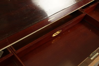 Lot 1652 - A FINE EDWARDIAN INLAID FIGURED SATINWOOD AND MAHOGANY SILVER FITTED DRESSING TABLE