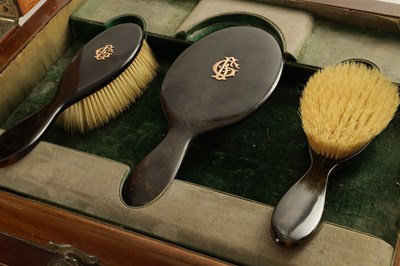 Lot 1652 - A FINE EDWARDIAN INLAID FIGURED SATINWOOD AND MAHOGANY SILVER FITTED DRESSING TABLE