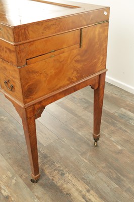 Lot 1652 - A FINE EDWARDIAN INLAID FIGURED SATINWOOD AND MAHOGANY SILVER FITTED DRESSING TABLE