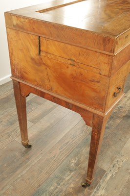 Lot 1652 - A FINE EDWARDIAN INLAID FIGURED SATINWOOD AND MAHOGANY SILVER FITTED DRESSING TABLE
