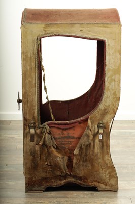 Lot 1628 - AN 18TH CENTURY CHILDREN'S SEDAN CHAIR