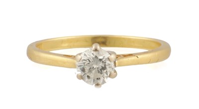 Lot 175 - AN 18CT GOLD DIAMOND SOLITAIRE RING