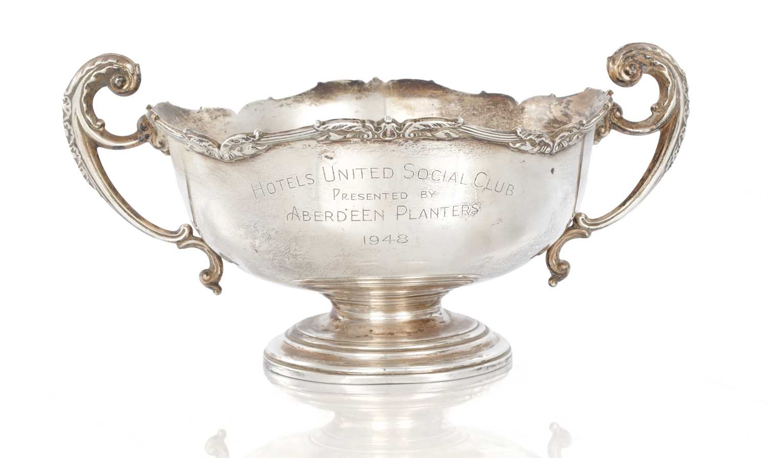 199 - A 1930'S SILVER SPORTS TROPHY