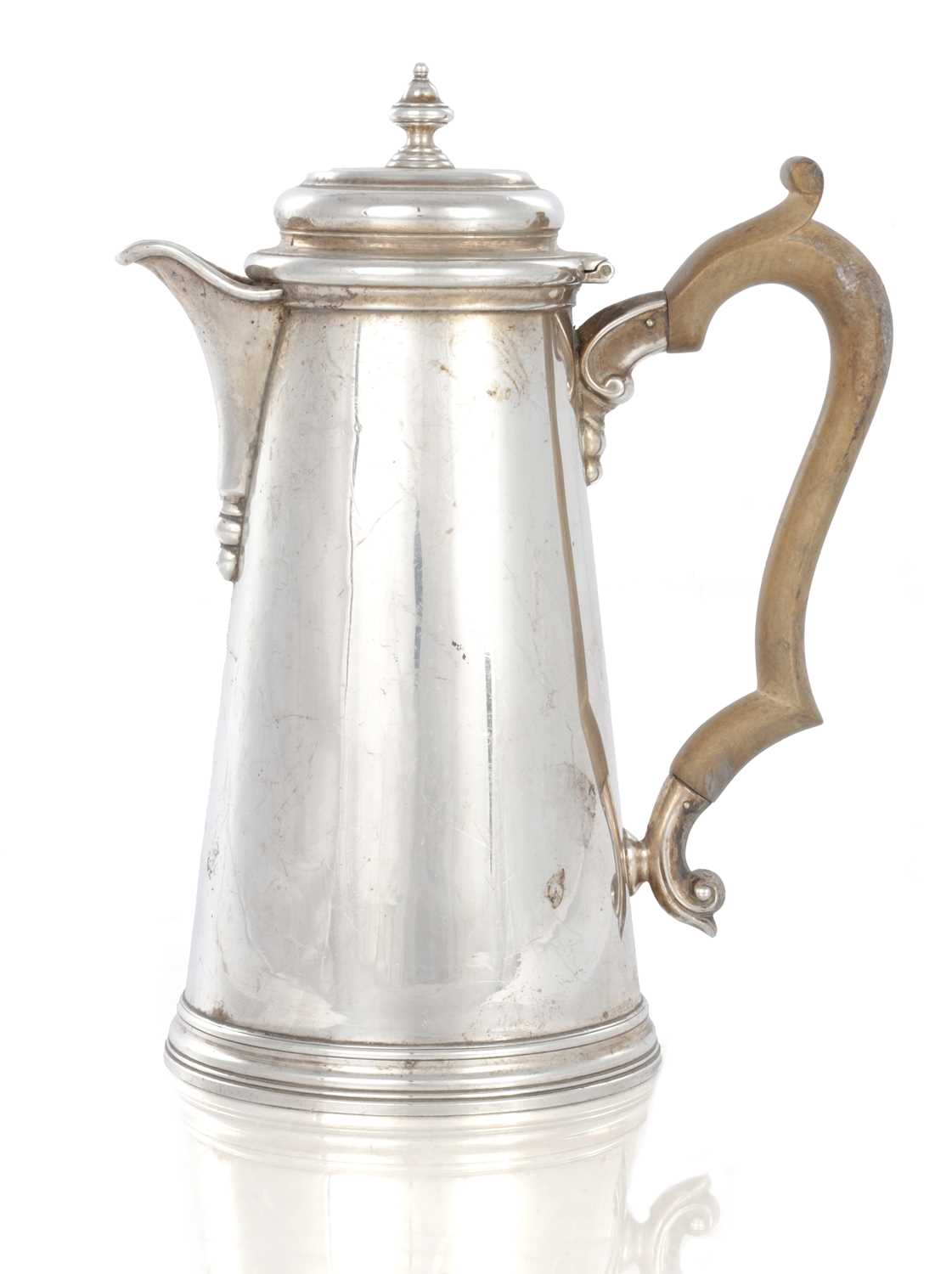 Lot 290 - A 1950'S SILVER COFFEE POT