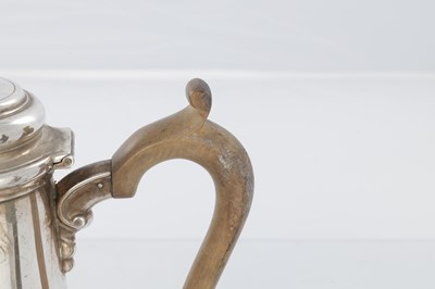 Lot 290 - A 1950'S SILVER COFFEE POT