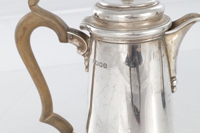 Lot 290 - A 1950'S SILVER COFFEE POT
