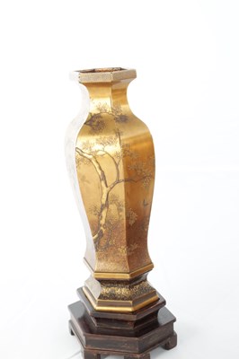 Lot A FINE PAIR OF JAPANESE MEIJI PERIOD GOLD LACQUERWORK CABINET VASES ON HARDWOOD STANDS