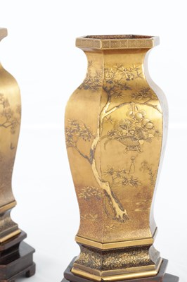 Lot A FINE PAIR OF JAPANESE MEIJI PERIOD GOLD LACQUERWORK CABINET VASES ON HARDWOOD STANDS