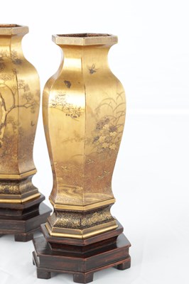 Lot A FINE PAIR OF JAPANESE MEIJI PERIOD GOLD LACQUERWORK CABINET VASES ON HARDWOOD STANDS