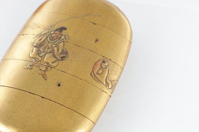 Lot 651 - A 19TH CENTURY JAPANESE GOLD LACQUER OVAL SHAPED FIVE CASE INRO