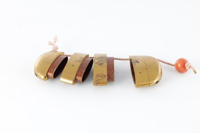 Lot 651 - A 19TH CENTURY JAPANESE GOLD LACQUER OVAL SHAPED FIVE CASE INRO