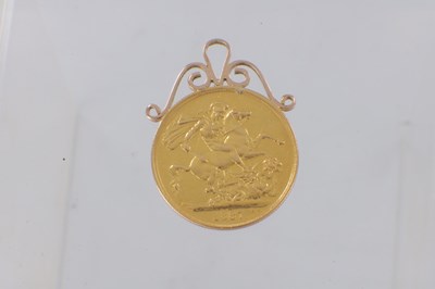 Lot 116 - AN 1887 GOLD SOVEREIGN PENDANT